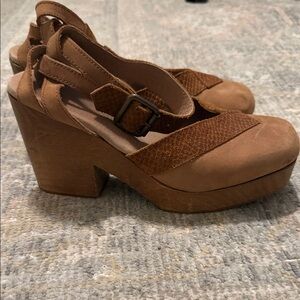 Free People Wooden Clog Heels 🤎 Made in Spain (EU 39 / US 8-8.5)